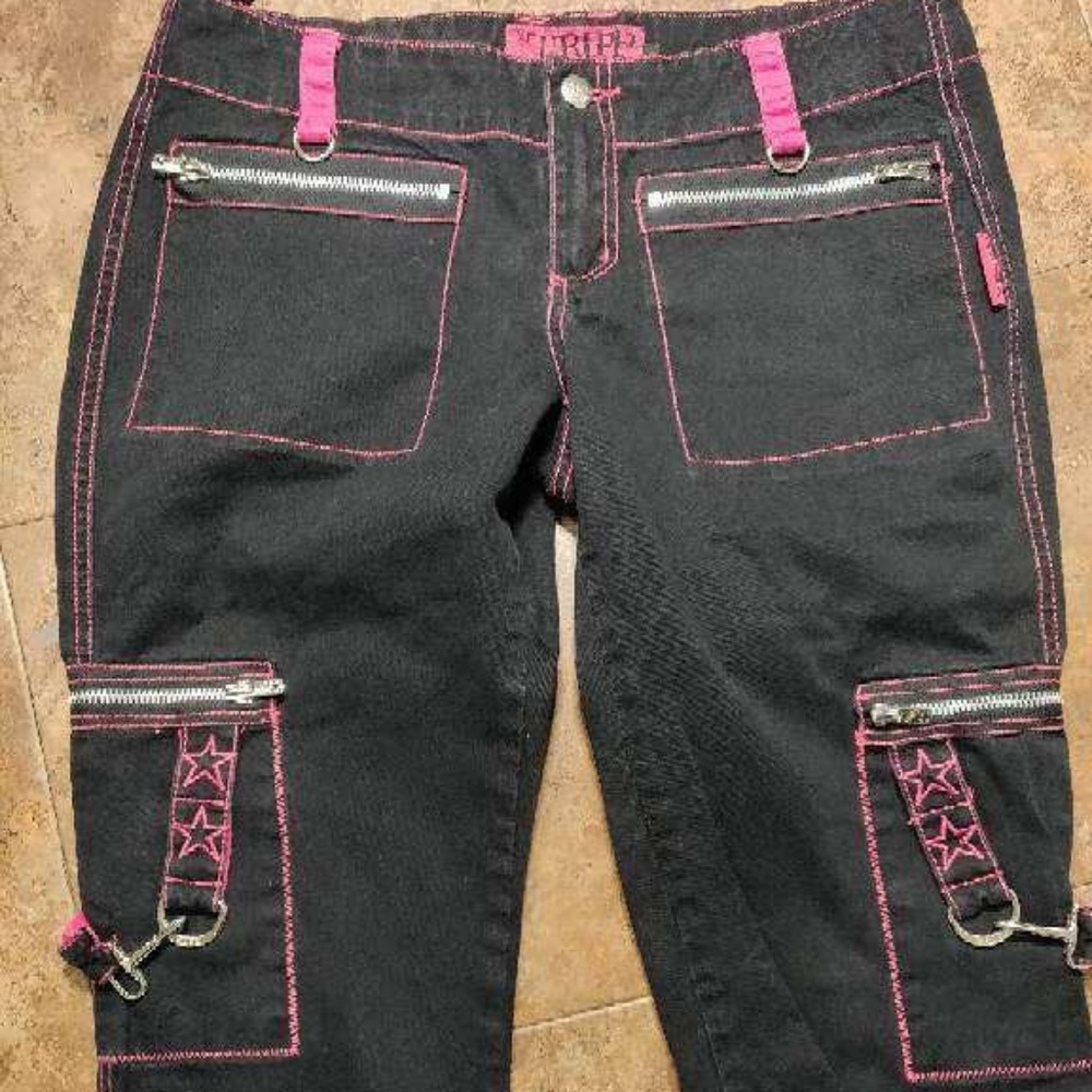 Women's Black and Pink Tripp NYC Short Capri Pants